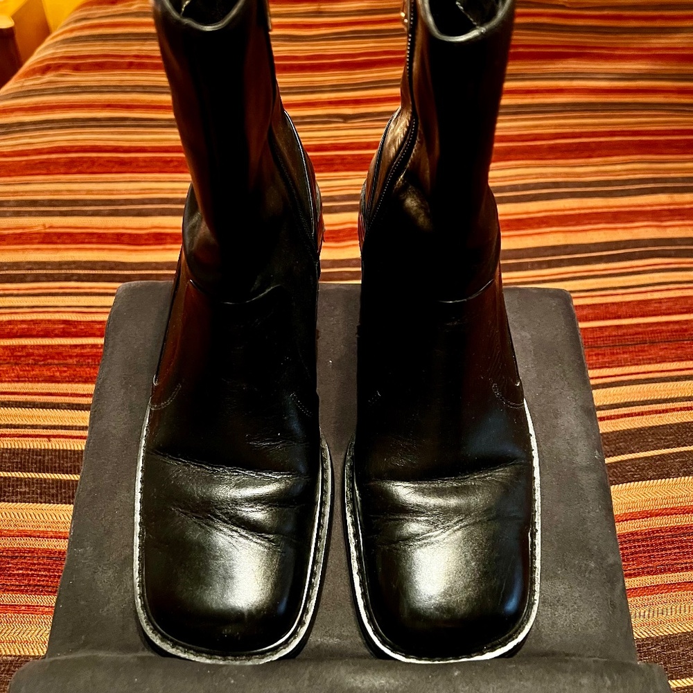 Ladies boots - Picture 2 of 9